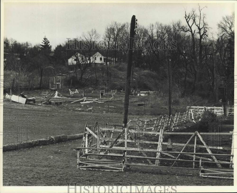 1986 Press Photo The grounds of the Clove Lake Stable - sia02490- Historic Images