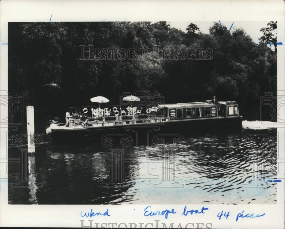 1978 Press Photo Luxury hotel barge the Bonjour on the Thames - Historic Images