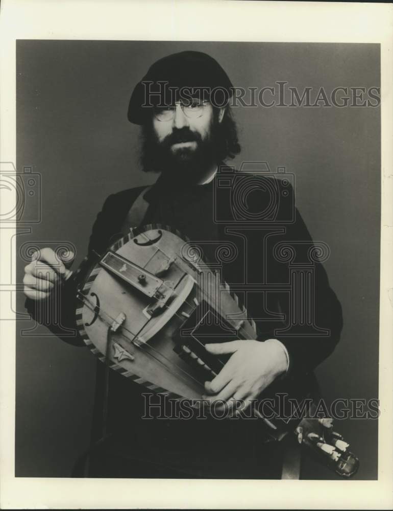 1986 Staten Island ferry performer and Hurdy Gurdy Man Donald Heller - Historic Images