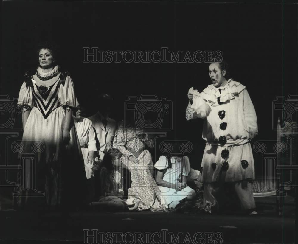 Press Photo Scene from New York City Opera production of Pagliacci - Historic Images