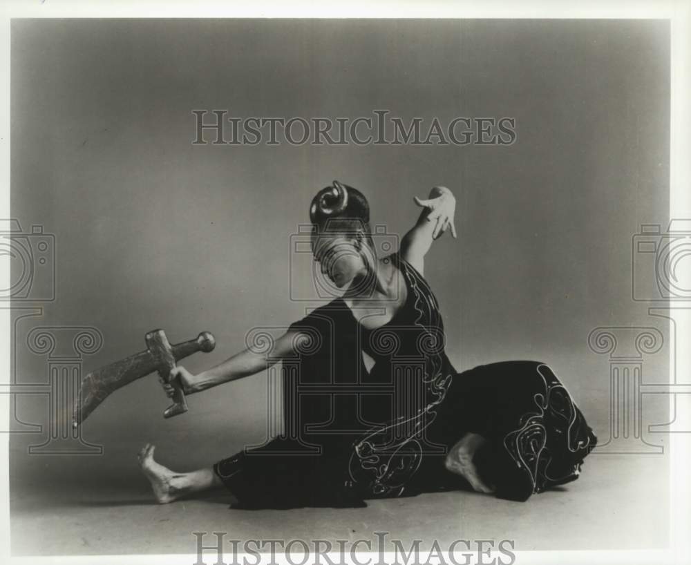 1994 Press Photo Dancer Christiane Dakin in &quot;Clytemnestra&quot; - Historic Images