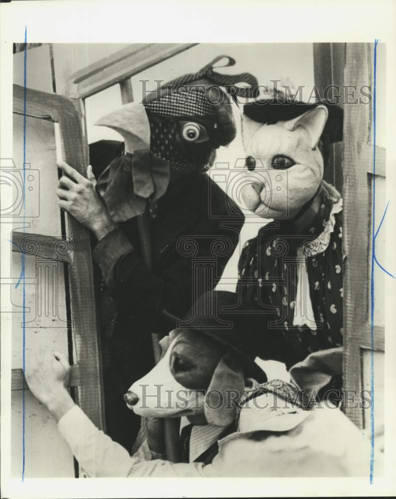 1984 Ralph Lee & the Mettawee River Company puppeteers - Historic Images