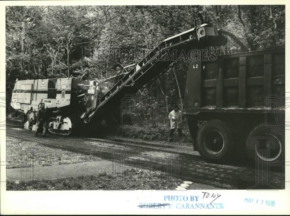 1995 New York Paving repaving Bedell Avenue, Tottenville - Historic Images