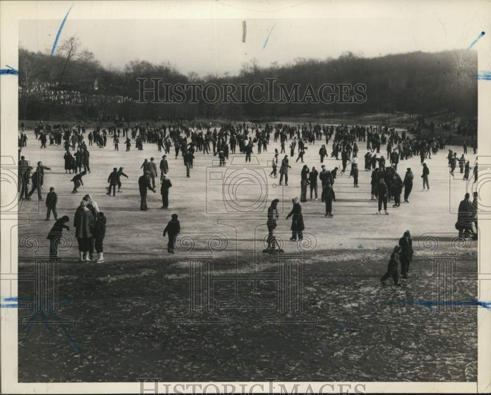 1955 Press Photo Ice skaters skating on Martlings Pond - sia10100 - Historic Images