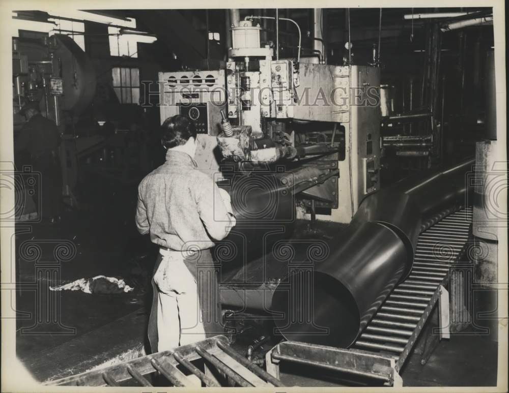 1952 Virginia Barrel Company manufacturing line, Mariners Harbor-Historic Images