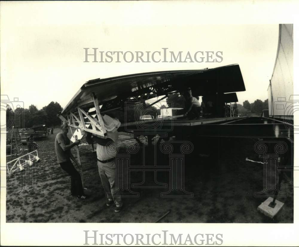 1983 Workers assembling New York Philharmonic stage-Historic Images