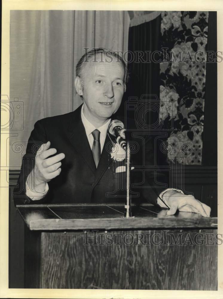 1969 Dr. Timothy Costello speaking-Historic Images