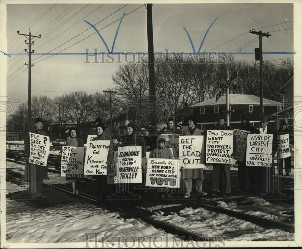 1960 Staten Island Federation of Civic Associations protest-Historic Images