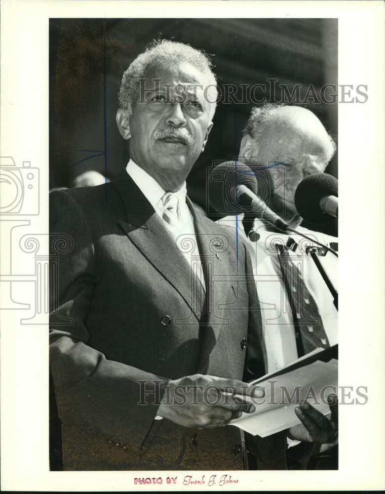 1989 David Dinkins speaking at City Hall-Historic Images