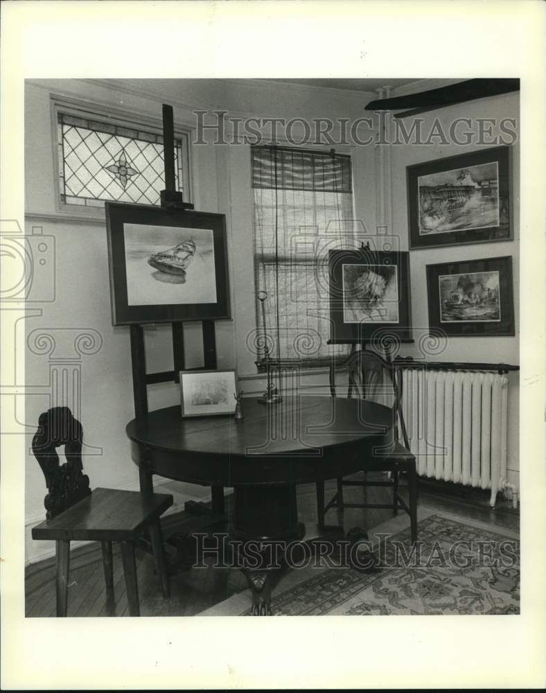 1986 Display of Artist John Noble's artwork-Historic Images