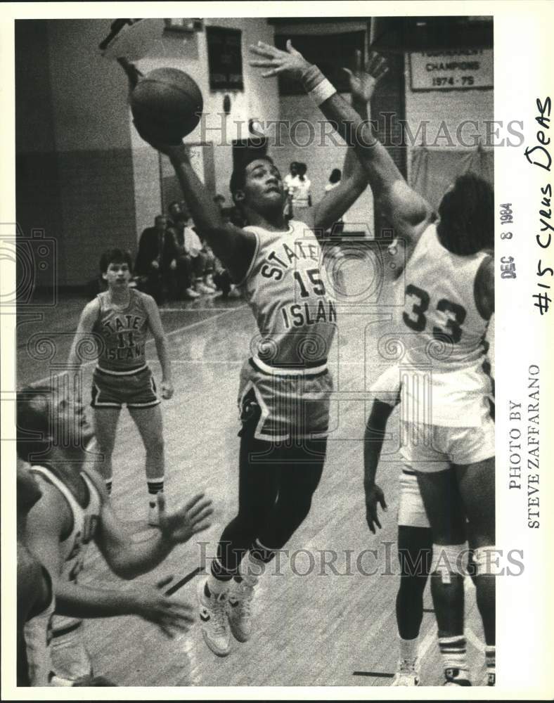 1984 Press Photo College of Staten Island Basketball Player #15 Cyrus Deas - Historic Images