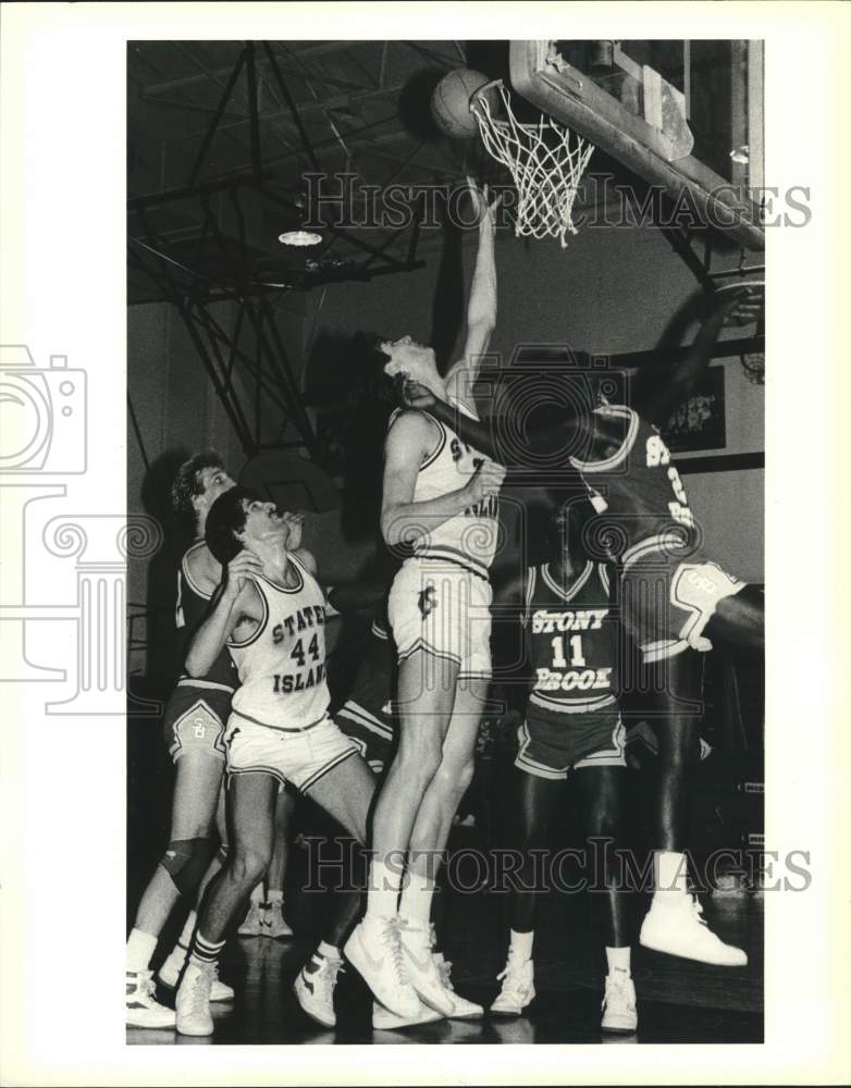 1986 Press Photo College of Staten Island Basketball Against Stony Brook- Historic Images