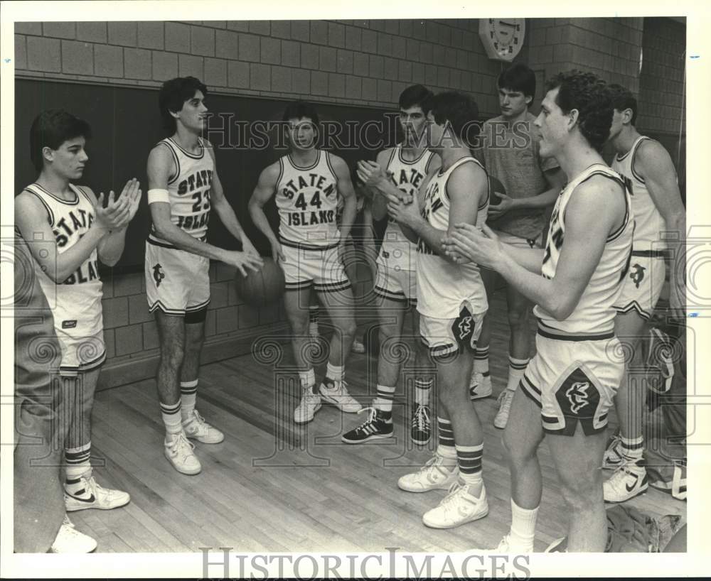 1987 Press Photo College of Staten Island Basketball Team waiting for game- Historic Images