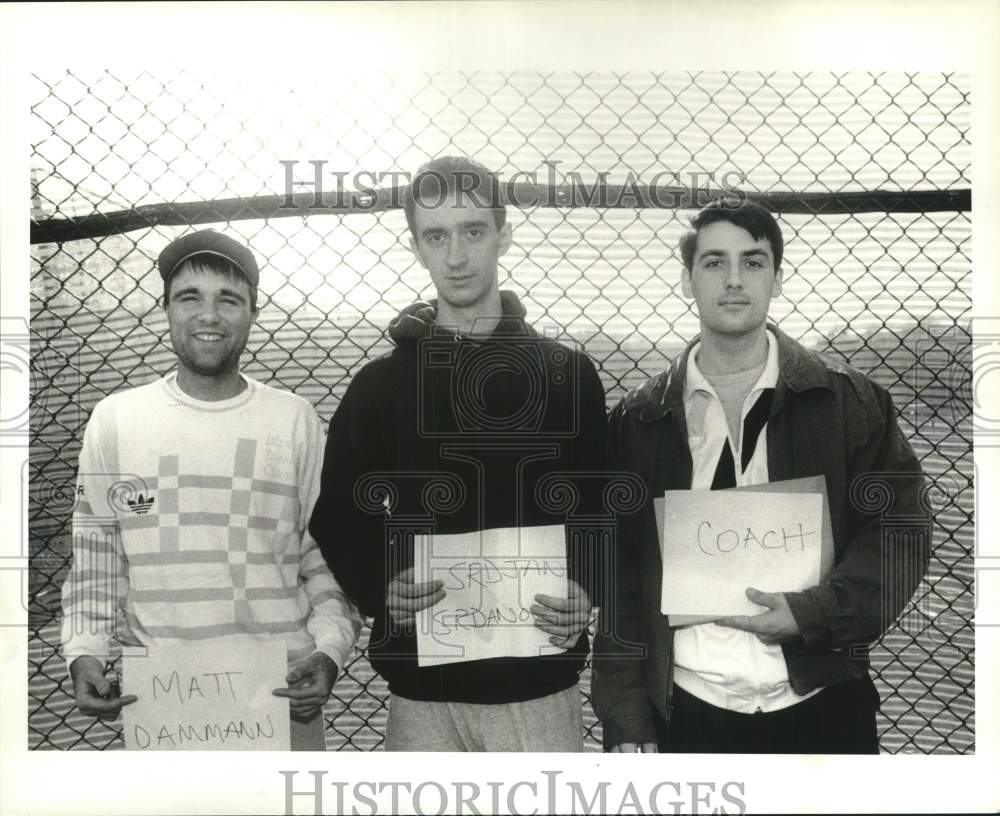 Press Photo Matt Dammann &amp; fellow Wagner College Tennis members - sia24069 - Historic Images