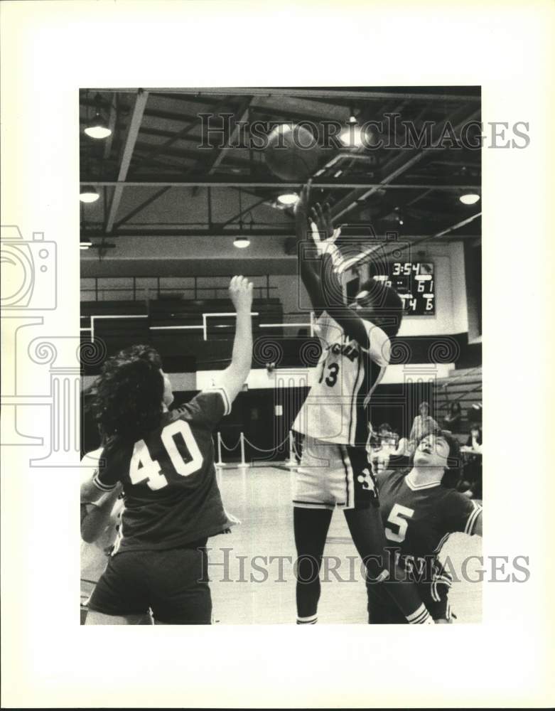 1983 Press Photo Wagner vs Marist Basketball game - sia24365 - Historic Images