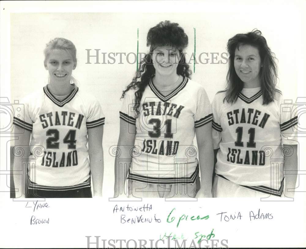 1988 Press Photo Members of the College of Staten Island women's basketball team- Historic Images