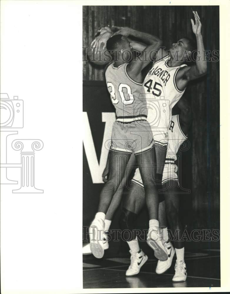 1987 Press Photo Wagner College Basketball&#39;s Todd Grain Knocks Ball From FDU- Historic Images