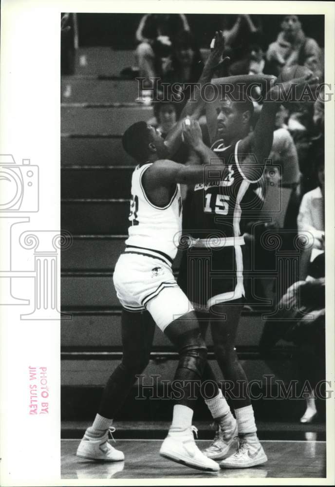 Press Photo New York and Wagner College Basketball Players at Game- Historic Images