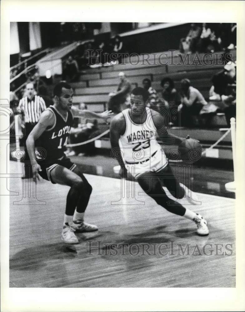 1986 Press Photo Wagner Basketball Player at Loyola Game- Historic Images