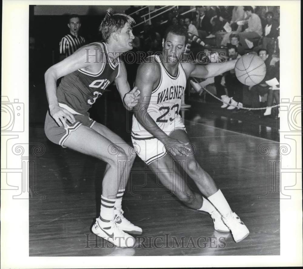 1985 Press Photo Wagner College basketball action - Historic Images
