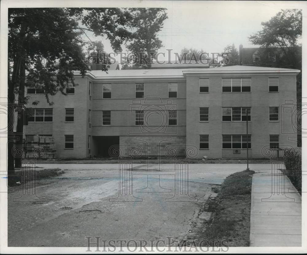 1965 Press Photo &quot;Winrock Arms&quot; Garden Apartment Building Exterior - sia30106 - Historic Images