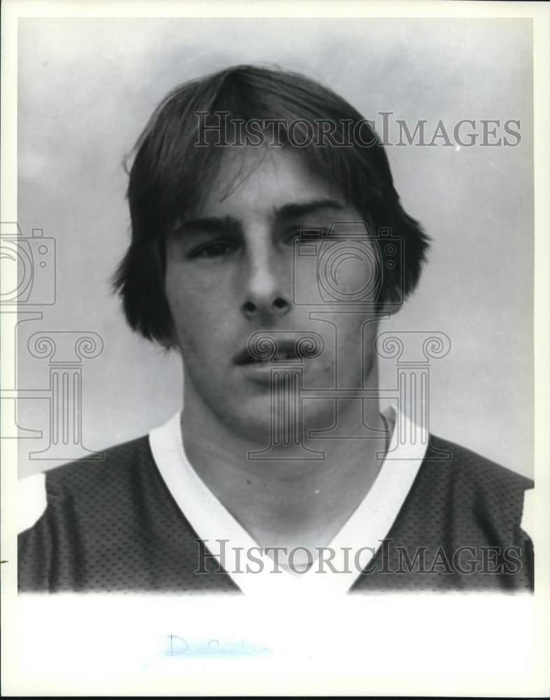 Press Photo Wagner College football player Delutis - sia31755- Historic Images
