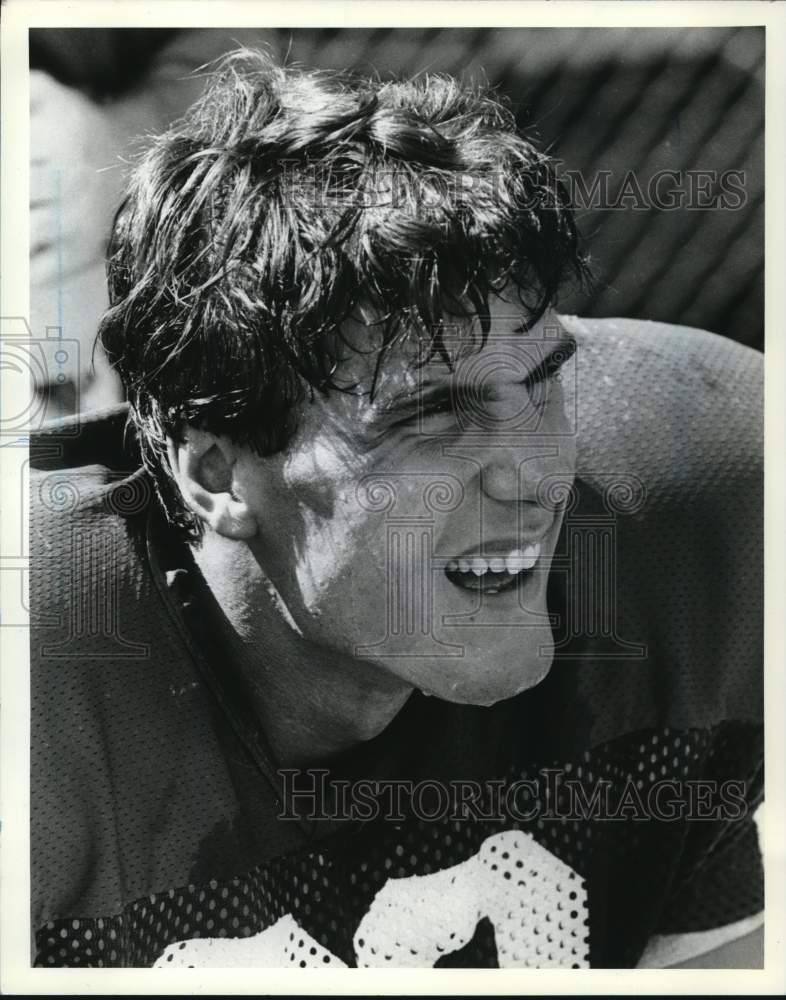 1984 Press Photo Wagner College Football Player on the Sideline - sia31782 - Historic Images