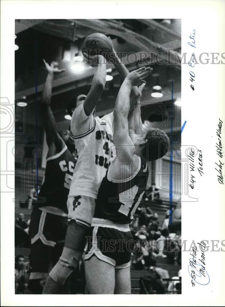 Press Photo College of Staten Island Basketball Players in Game Action- Historic Images