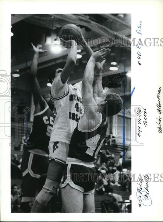Press Photo College of Staten Island Basketball Players in Game Action- Historic Images