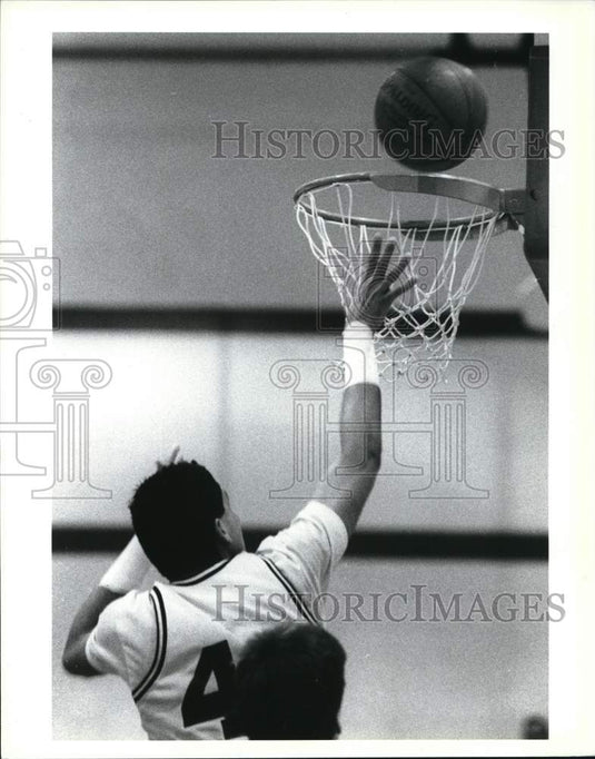 Press Photo College of Staten Island Basketball Player