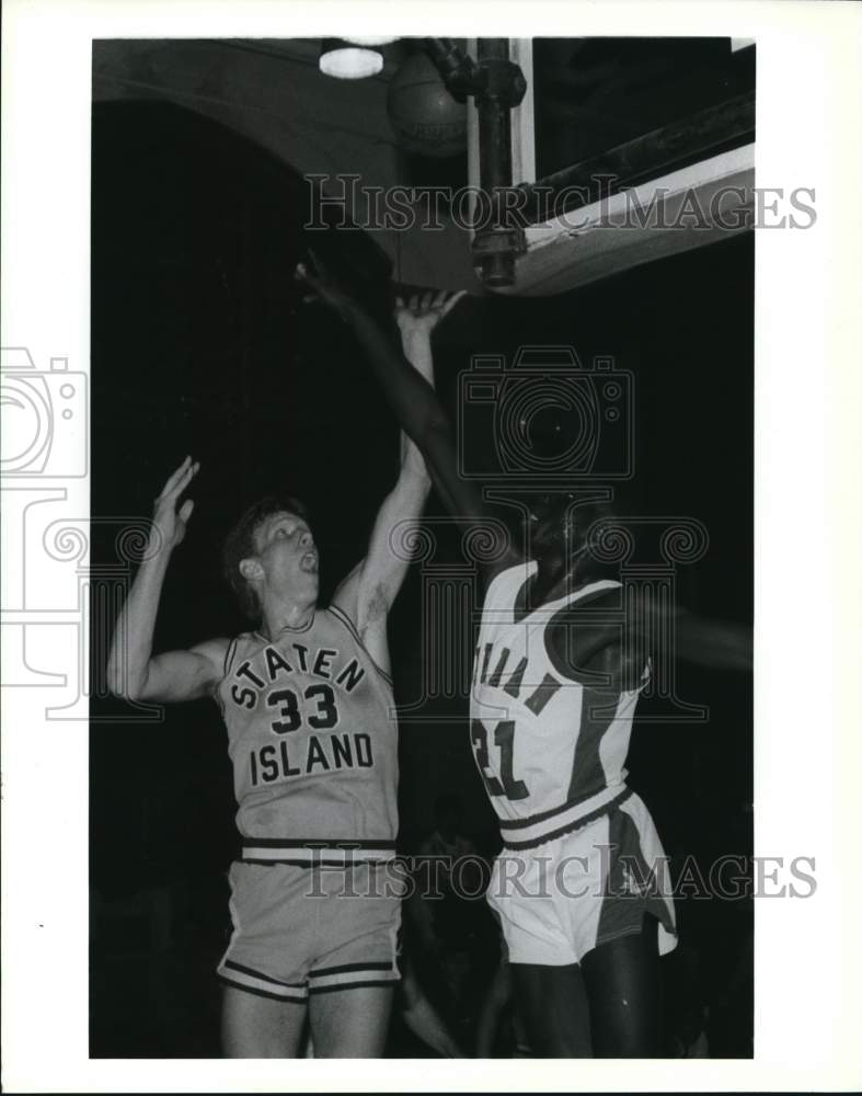 Press Photo College of Staten Island Basketball #33 Rob Roesch Versus Lehman- Historic Images