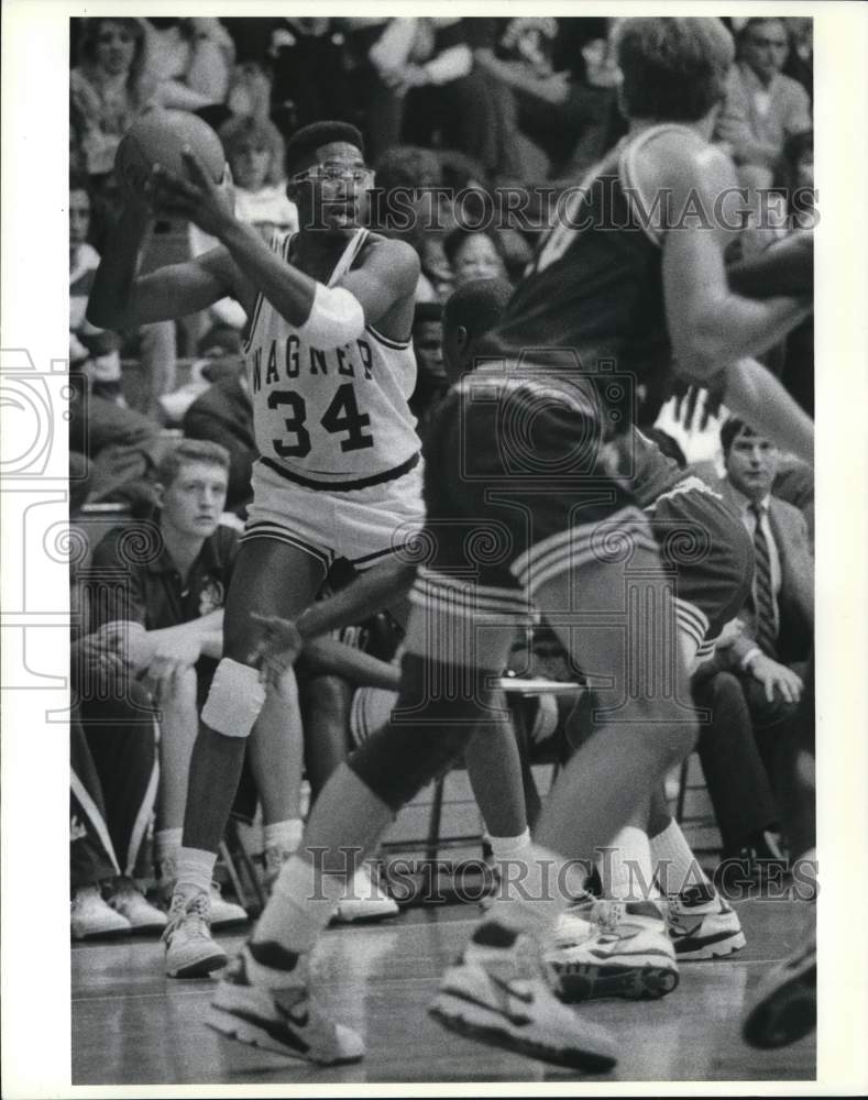 1989 Press Photo Wagner College Basketball Game Action Versus Monmouth College - Historic Images