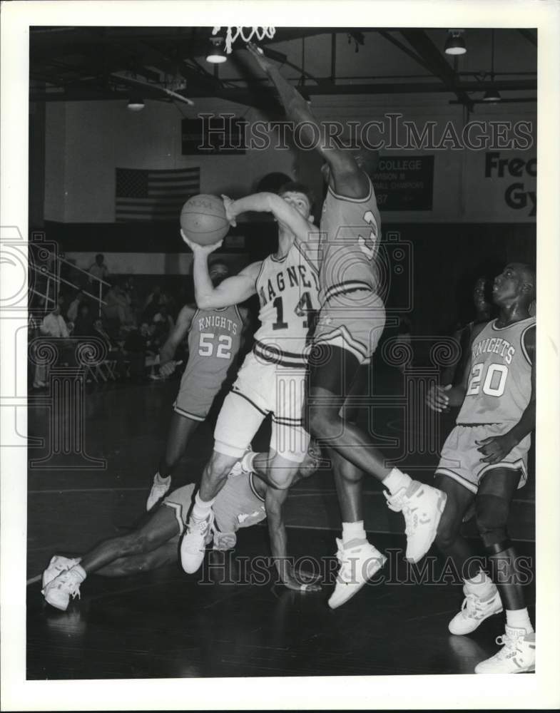 1989 Press Photo Wagner College Basketball Game Versus Fairleigh Dickinson Univ. - Historic Images