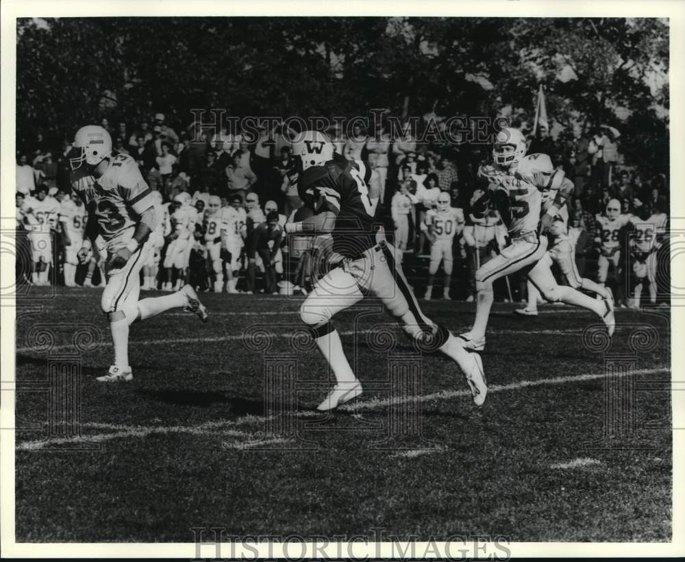 1984 Press Photo Wagner College Football Game Action - Historic Images