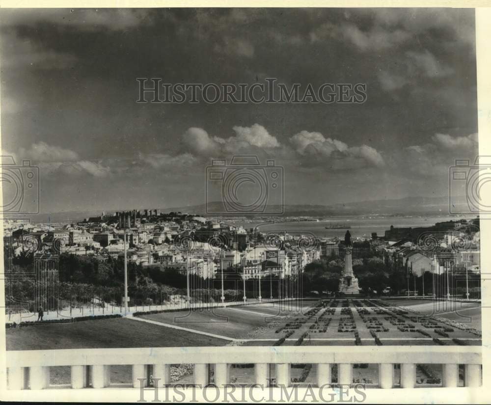 1968 Press Photo View of Lisbon, Portugal, from Edward VII Park Winter Garden - Historic Images