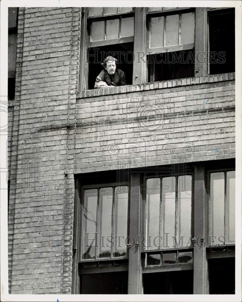 1969 Press Photo Bowery Resident Looking Out of Hotel Window - sia37818 - Historic Images