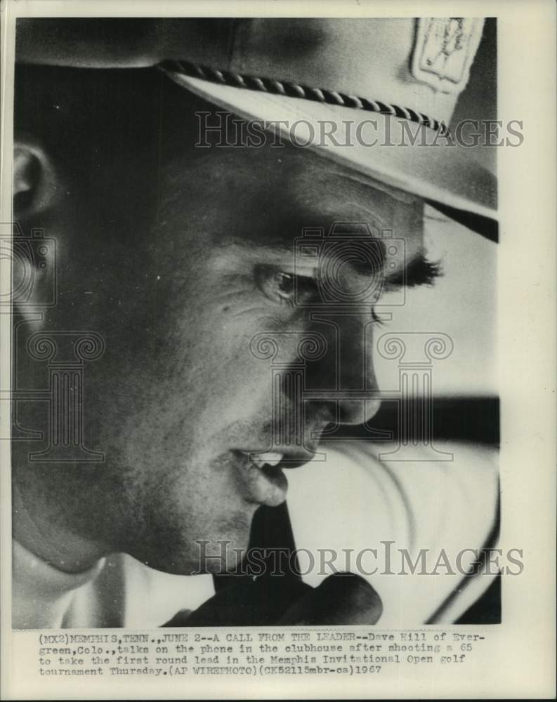 1967 Press Photo Golfer Dave Hill, leader in the Memphis Open, on the phone- Historic Images