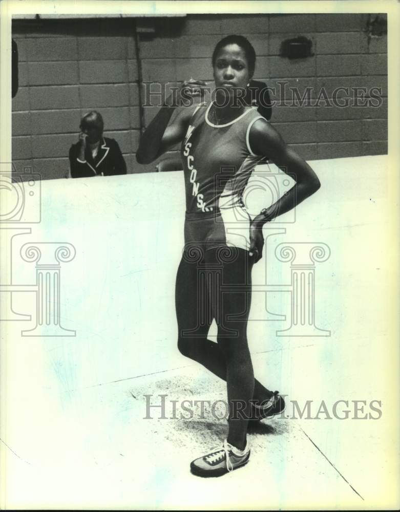 Press Photo A Wisconsin track and field athlete - sis00930 - Historic Images