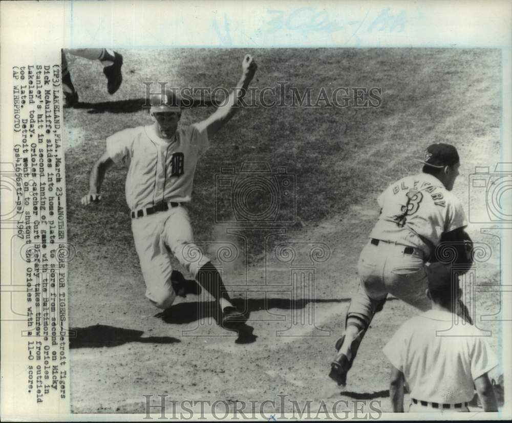 1967 Press Photo Detroit Tigers and Baltimore Orioles play baseball - sis01096 - Historic Images