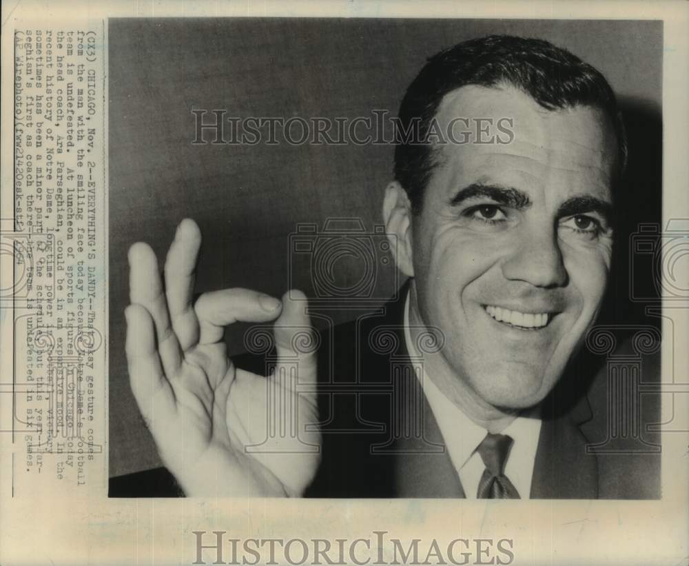 1964 Press Photo Notre Dame college football Ara Parseghian - sis01336- Historic Images