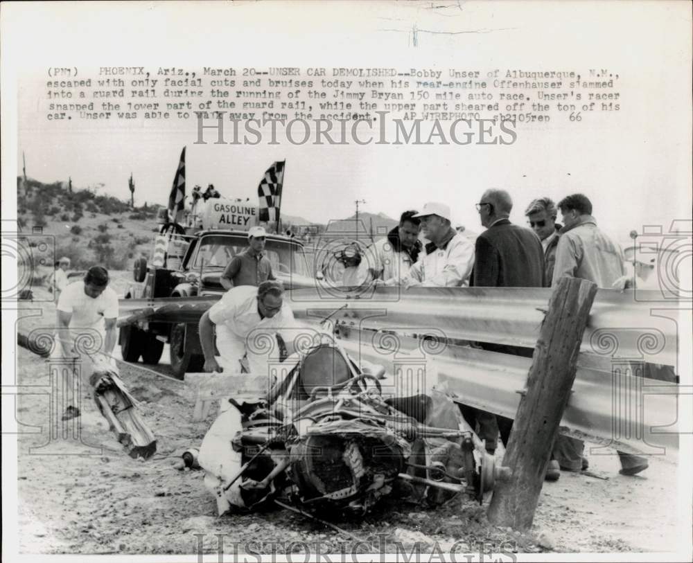 1966 Press Photo Car Wreck at Jimmy Bryan Auto Race ini Phoenix, Arizona - Historic Images