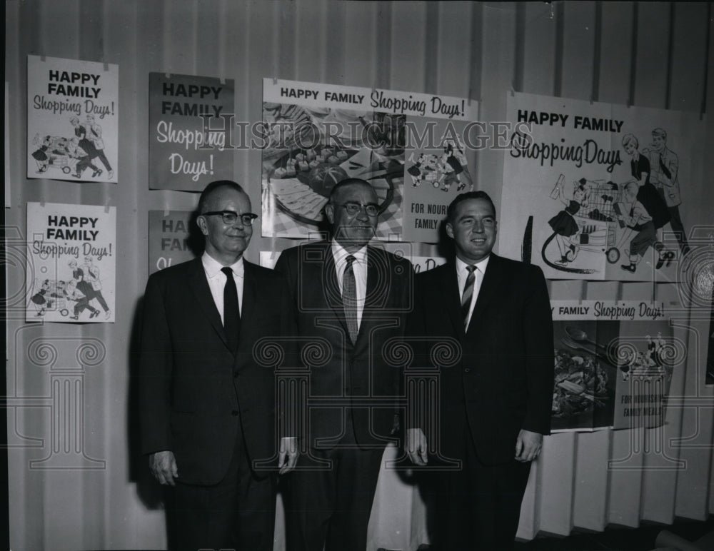 1963 Press Photo J,A. Albertson pres Albertson Inc with Guy M Rees &amp; Kent Rudd - Historic Images