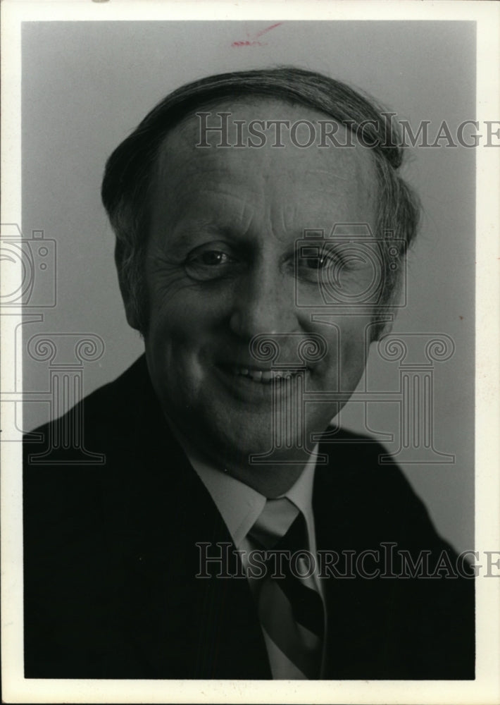 1984 Press Photo Frank Buster Brouillet State superintendent Public Instruction - Historic Images
