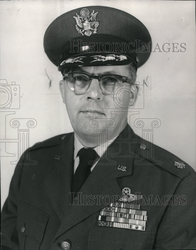 1964 Press Photo Lt. Col. Alfred E. Johnson,base commander promoted to full col. - Historic Images