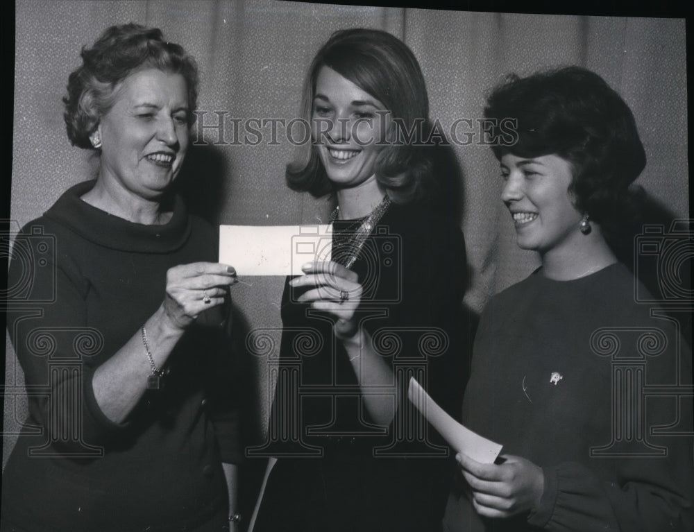 1964 Mrs Kennard Jones gives Scholarships to Ms Ness & Ms Sturman
