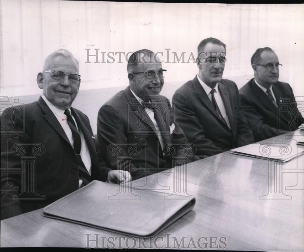 1963 Press Photo Sheldon F. Kiser, head of new Industrial Development Corp. - Historic Images