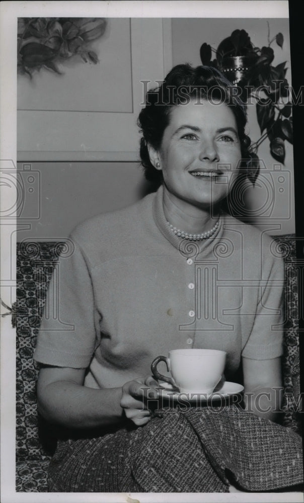 1957 Mrs. Donald D. Manchester  - Historic Images