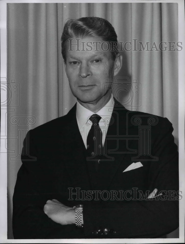 1963 Press Photo General Lauris Norstad, President,Owens-Corning Fiberglass Corp - Historic Images