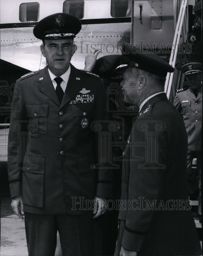 1965 Press Photo General Dean C. Strother with Major General William E. Elder - Historic Images