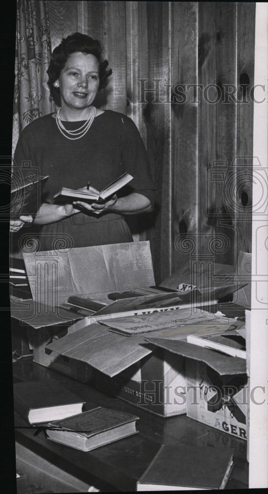 1963 Press Photo Mrs. Norman Trezona - Historic Images